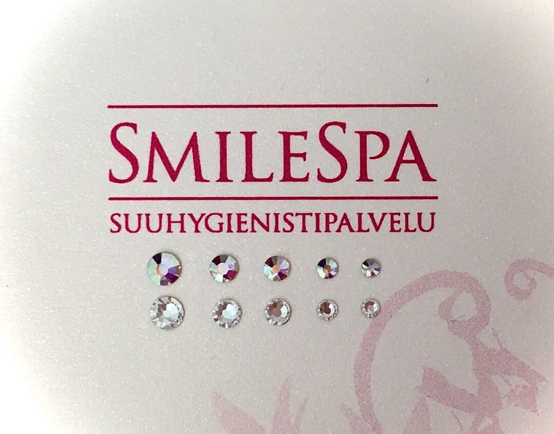 pyöreä kirkas kristalli